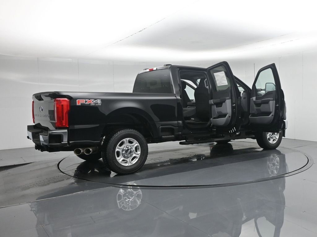 New 2026 Ford F250 XLT w/ FX4 Off-Road Package image 5