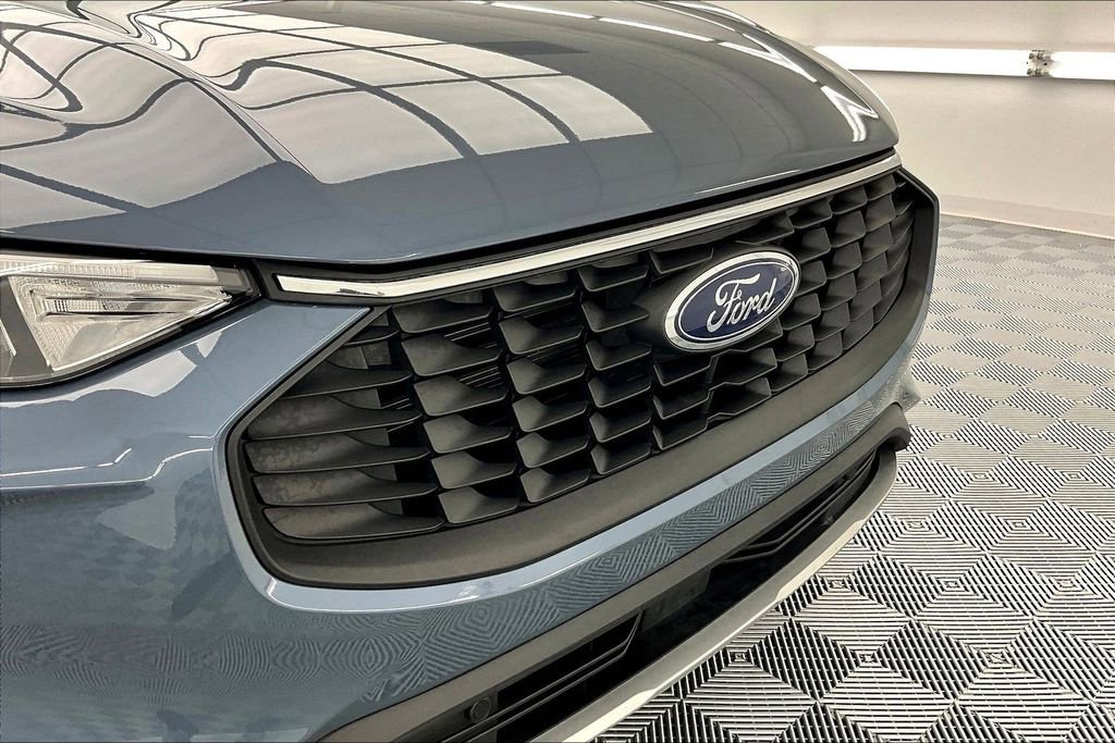 Certified 2025 Ford Escape SE image 28