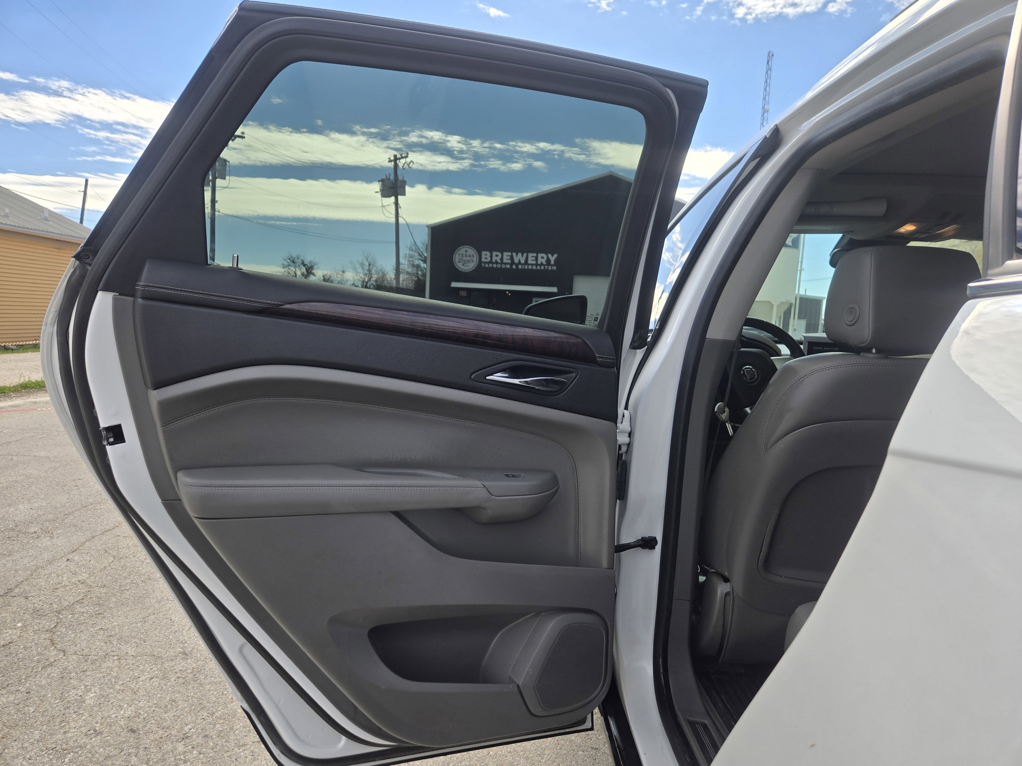 Used 2010 Cadillac SRX Luxury image 6