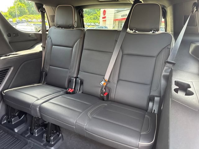 Used 2022 GMC Yukon SLT w/ SLT Premium Package AWD/4WD image 7
