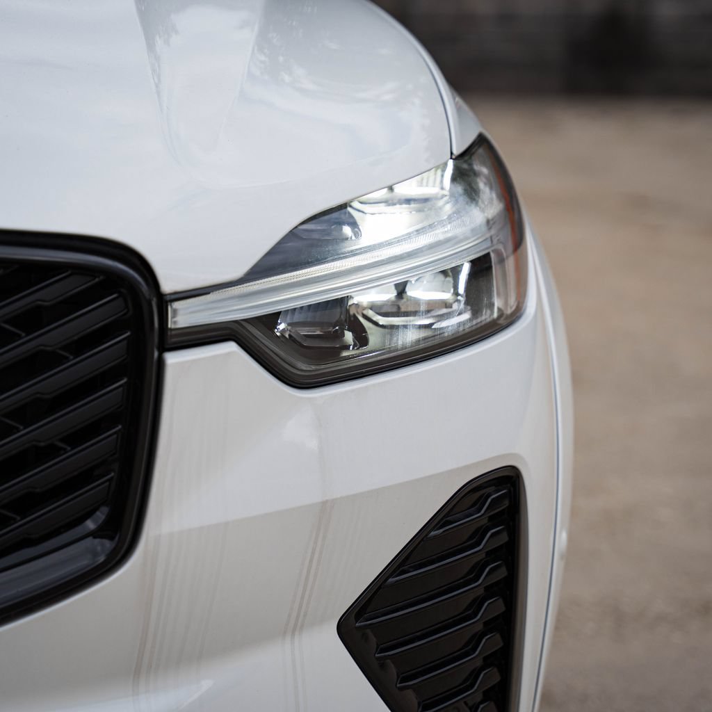 New 2026 Volvo XC60 T8 Ultra w/ Protection Package Premier AWD/4WD image 3