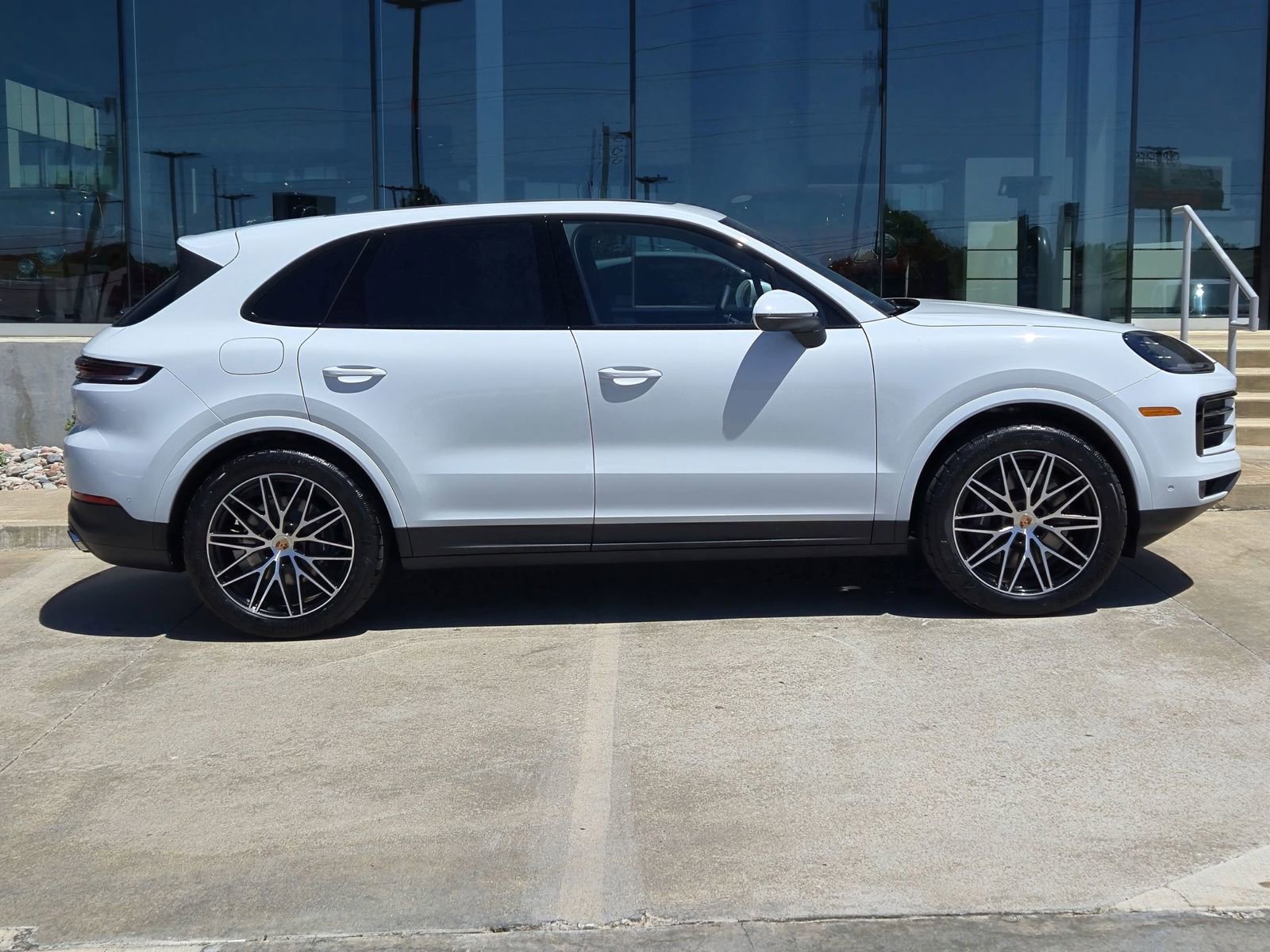 New 2025 Porsche Cayenne image 8