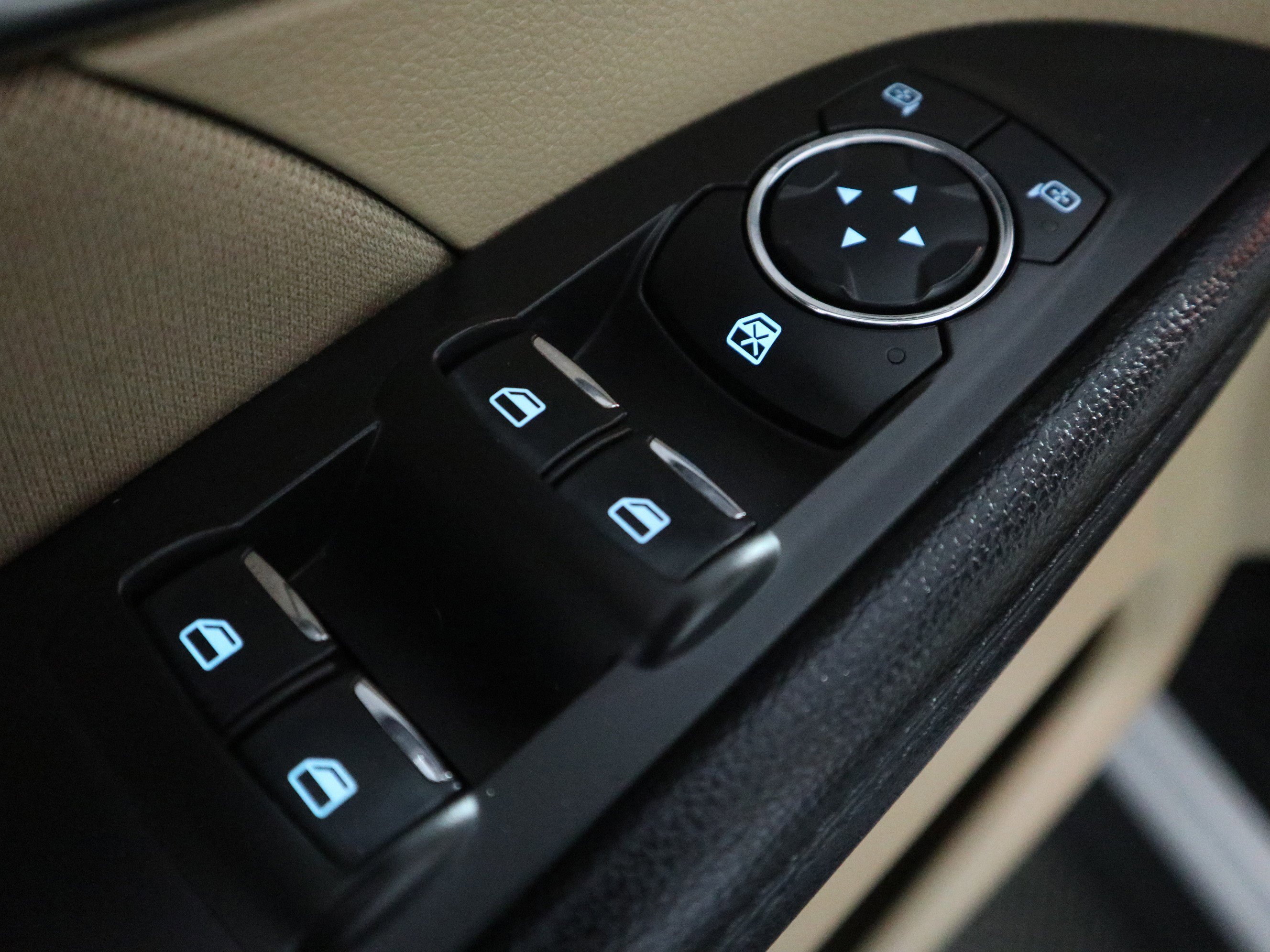 Used 2017 Ford Explorer FWD image 34