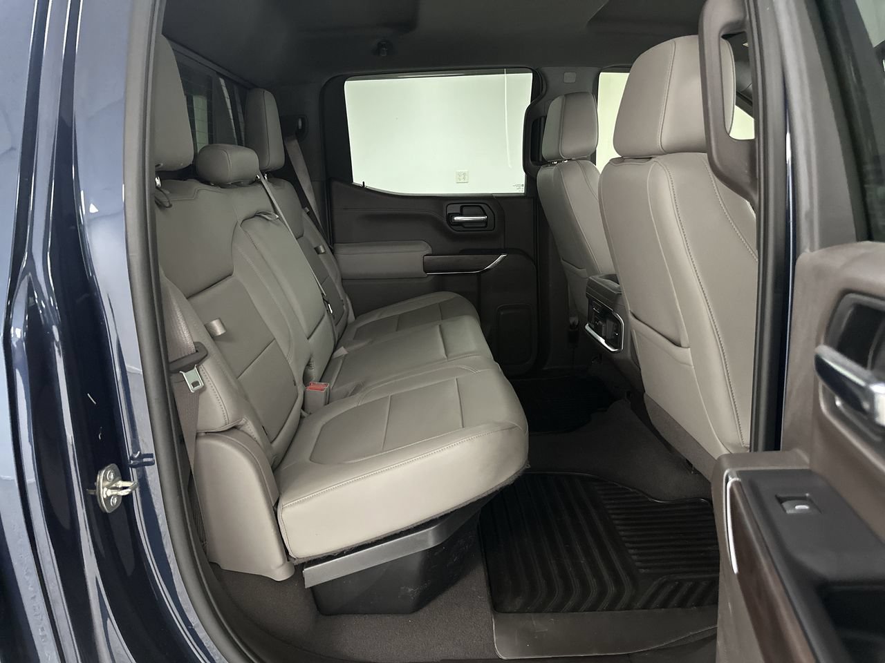 Used 2020 GMC Sierra 1500 SLT w/ SLT Premium Plus Package AWD/4WD image 25