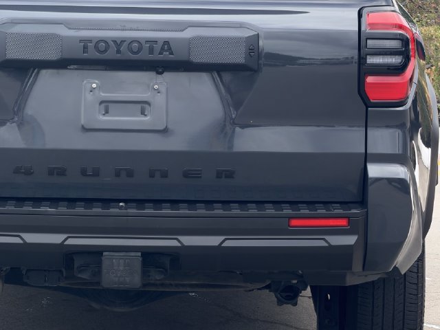 Used 2025 Toyota 4Runner SR5 AWD/4WD image 8