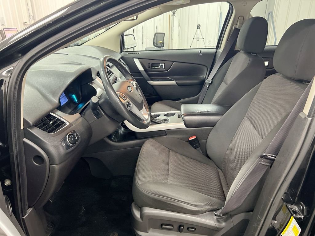 Used 2013 Ford Edge SEL FWD image 18