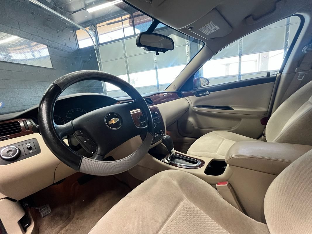 Used 2009 Chevrolet Impala LT FWD image 10