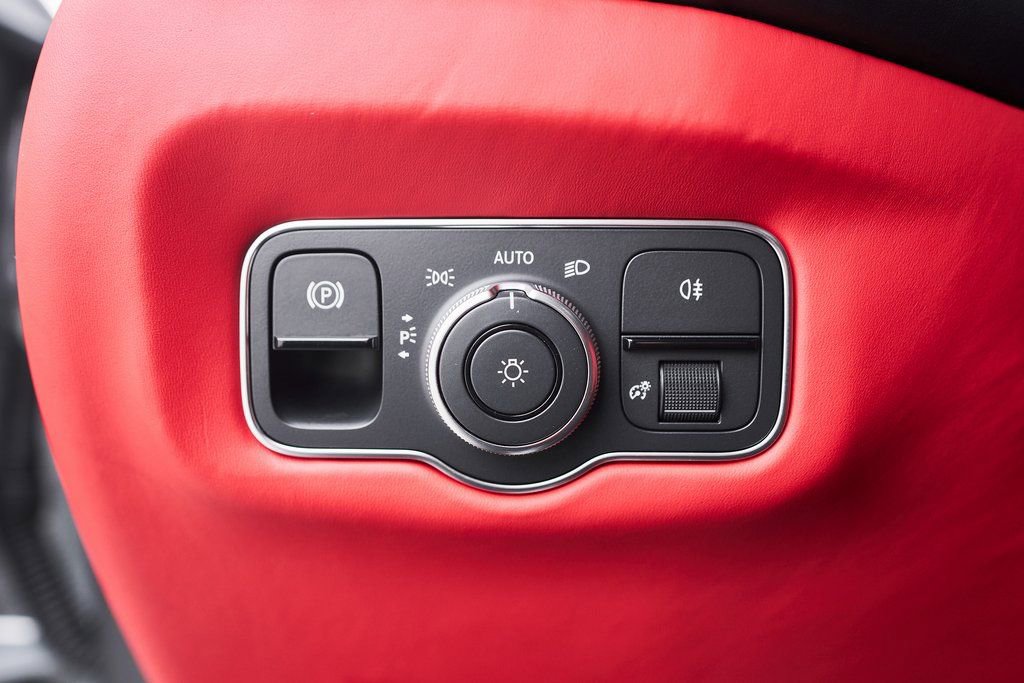 Used 2023 Aston Martin V12 Vantage image 52