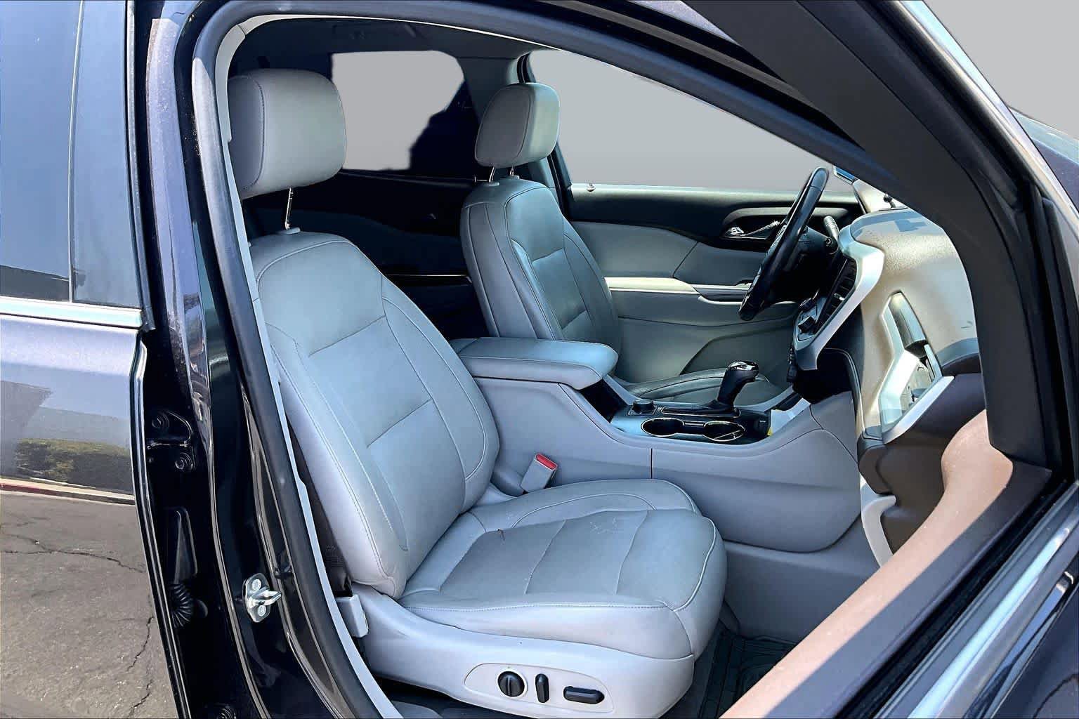 Used 2018 GMC Acadia SLT FWD image 8