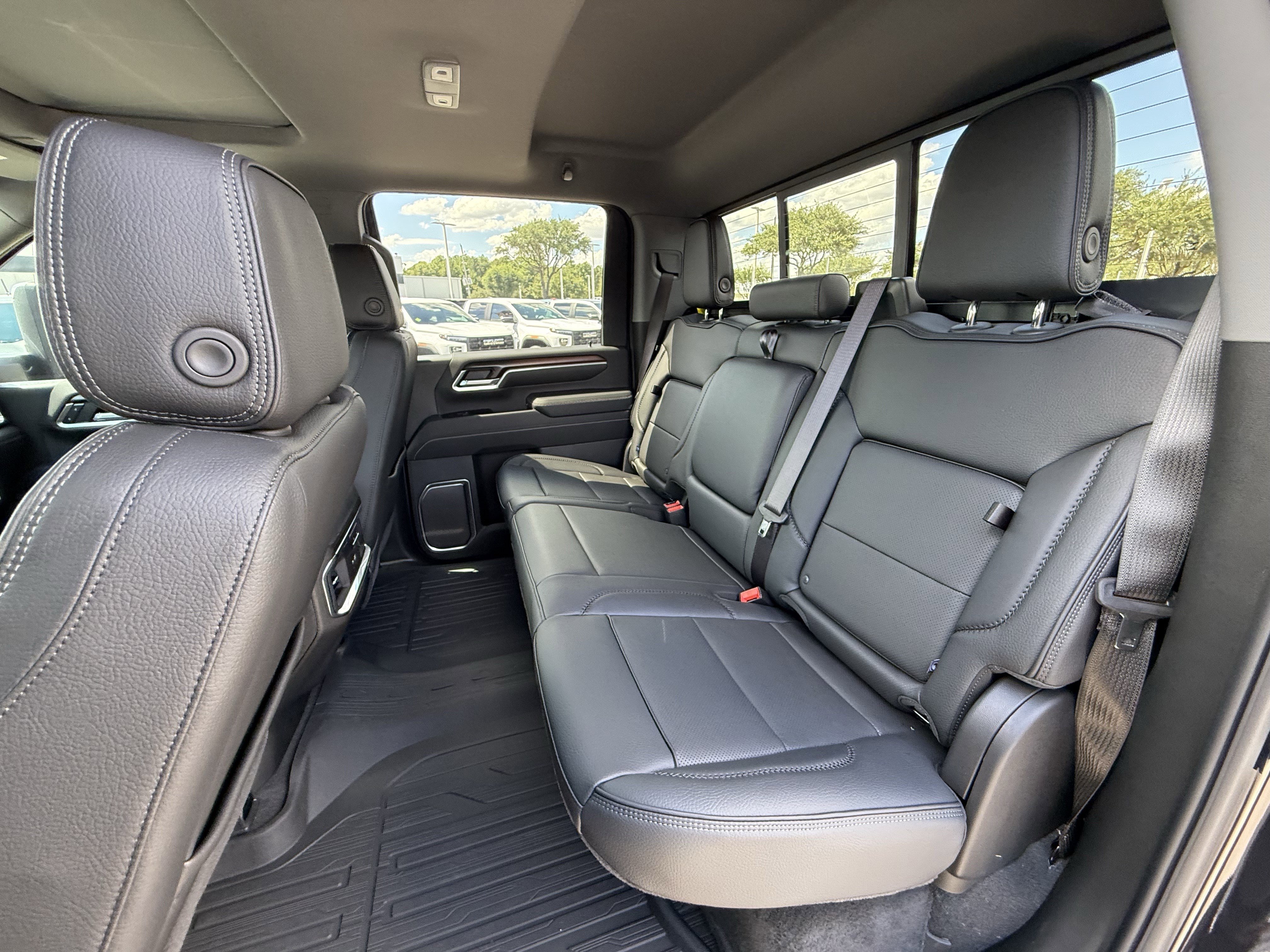 New 2026 GMC Sierra 2500 Denali w/ Denali Reserve Package image 16