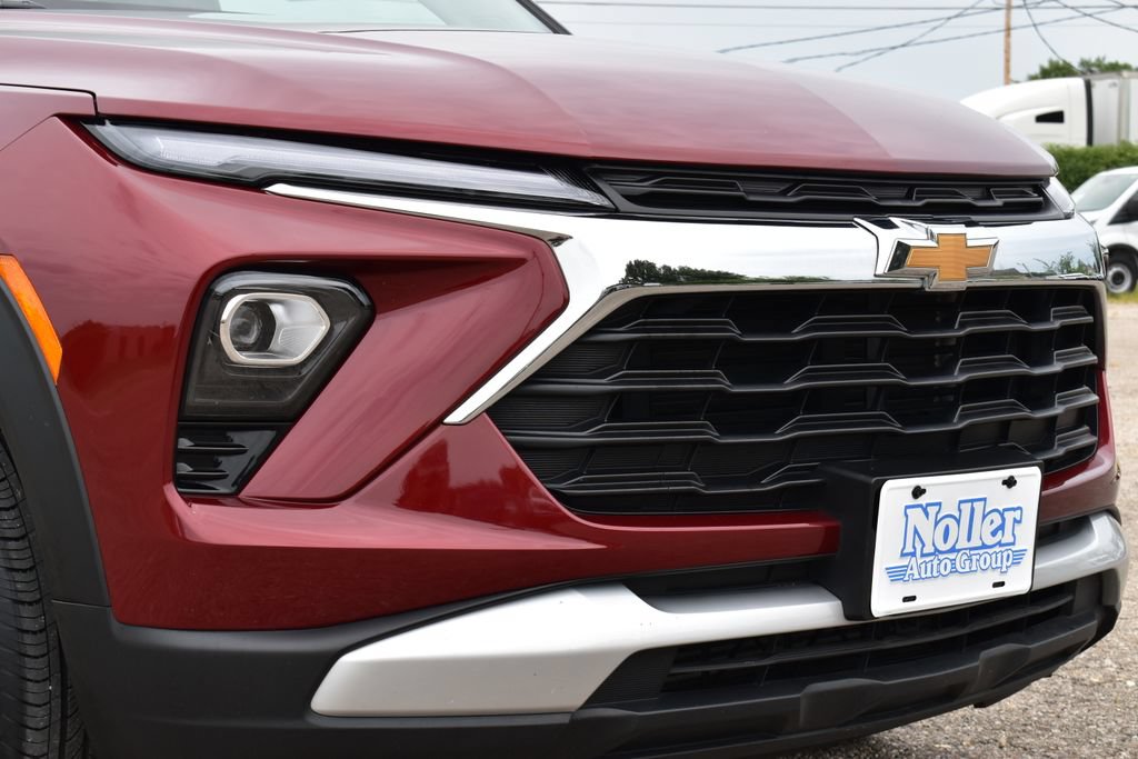 Used 2025 Chevrolet TrailBlazer LT AWD/4WD image 5