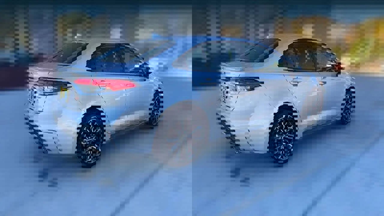 Used 2022 Toyota Corolla SE w/ SE Premium Package image 7