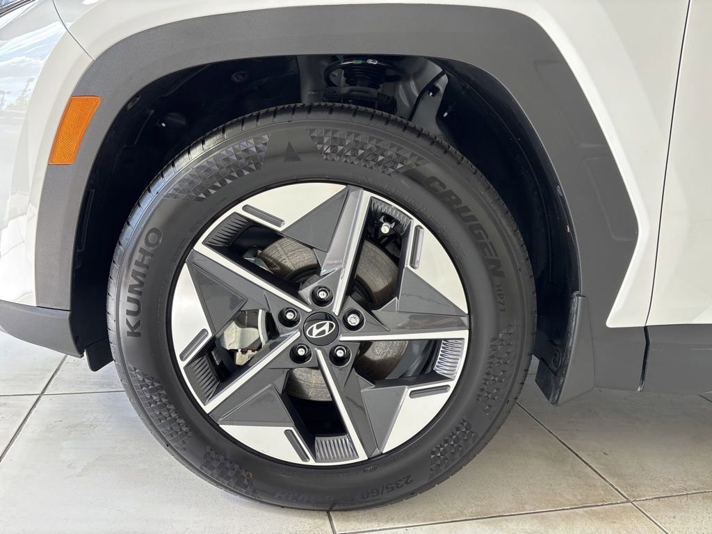 Certified 2025 Hyundai Tucson SEL FWD image 9