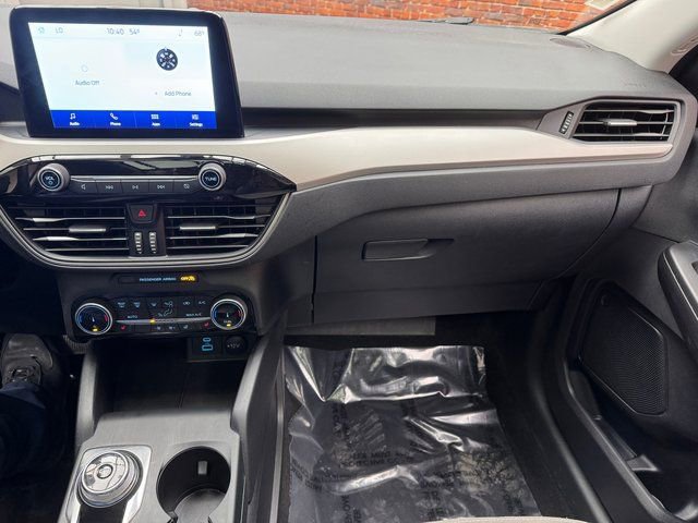 Certified 2022 Ford Escape SE w/ SE Sport Appearance Package image 17