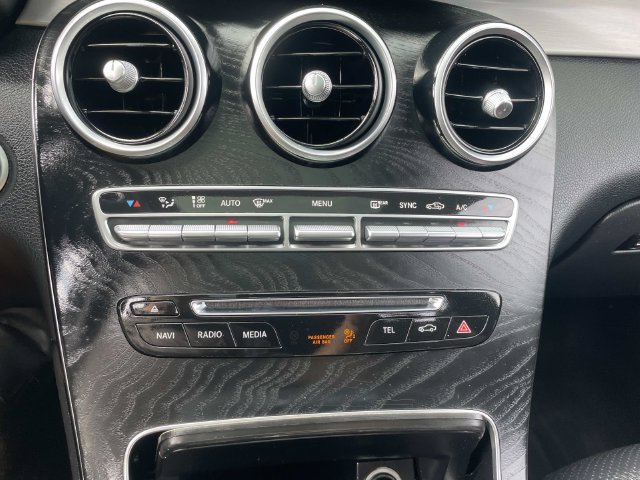 Used 2019 Mercedes-Benz GLC 300 4MATIC image 27