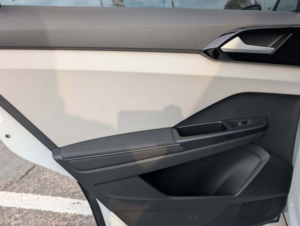 New 2026 Volkswagen Taos S image 21