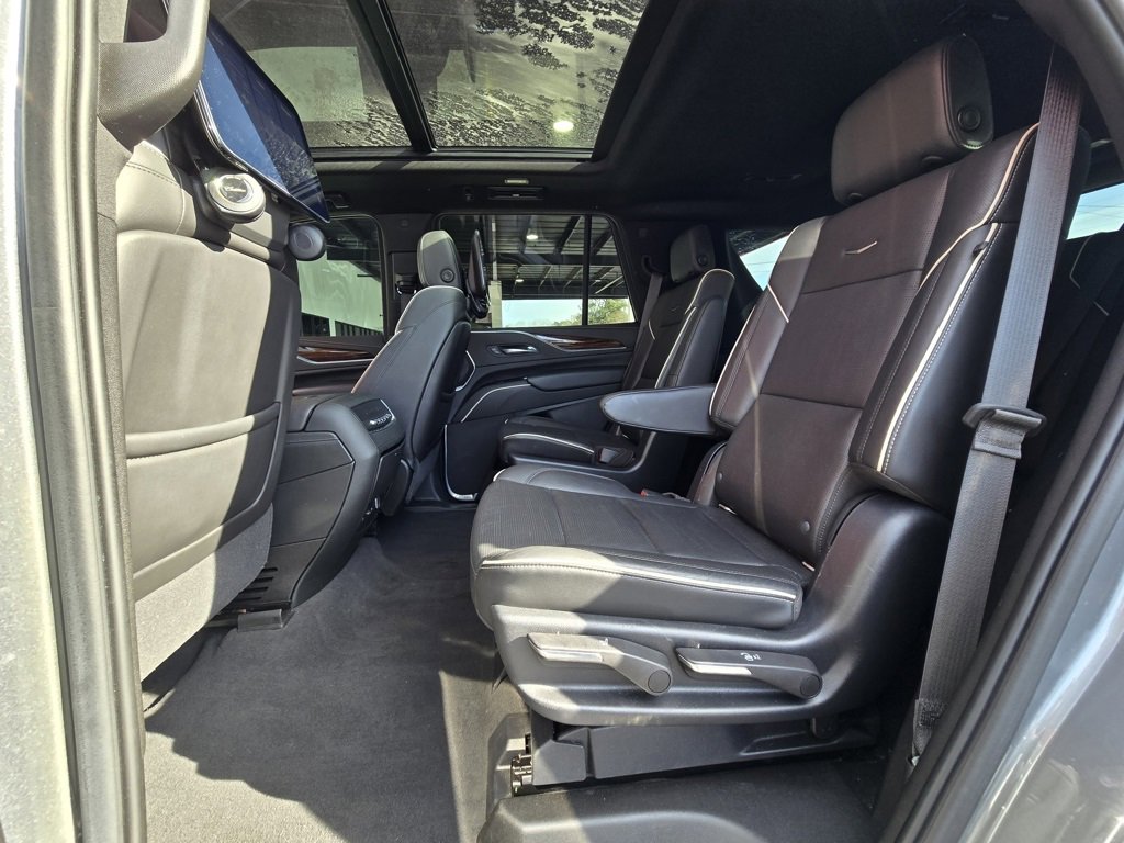 Used 2021 Cadillac Escalade Premium Luxury image 15