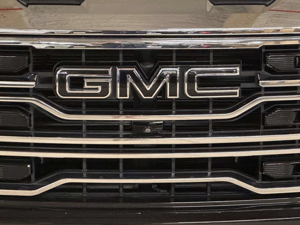 Used 2023 GMC Sierra 1500 SLT w/ SLT Premium Plus Package AWD/4WD image 8