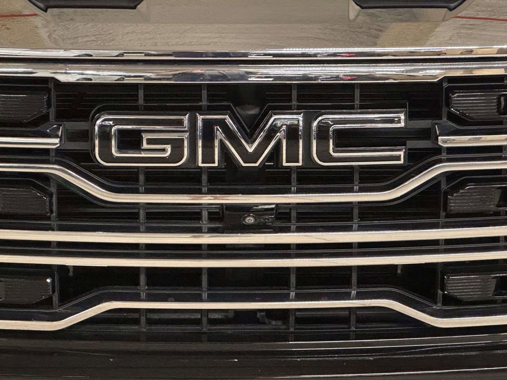 Used 2023 GMC Sierra 1500 SLT w/ SLT Premium Plus Package AWD/4WD image 8