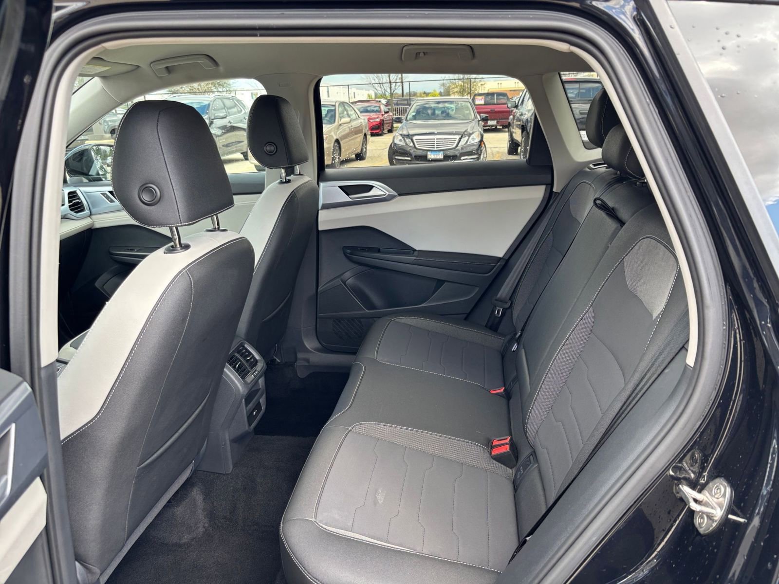 Used 2025 Volkswagen Taos SE FWD image 27