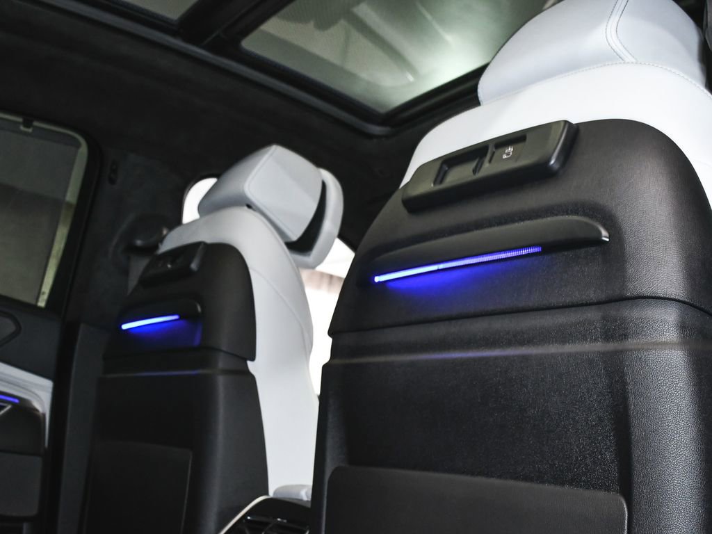 Used 2023 BMW X6 xDrive40i w/ Executive Package image 61