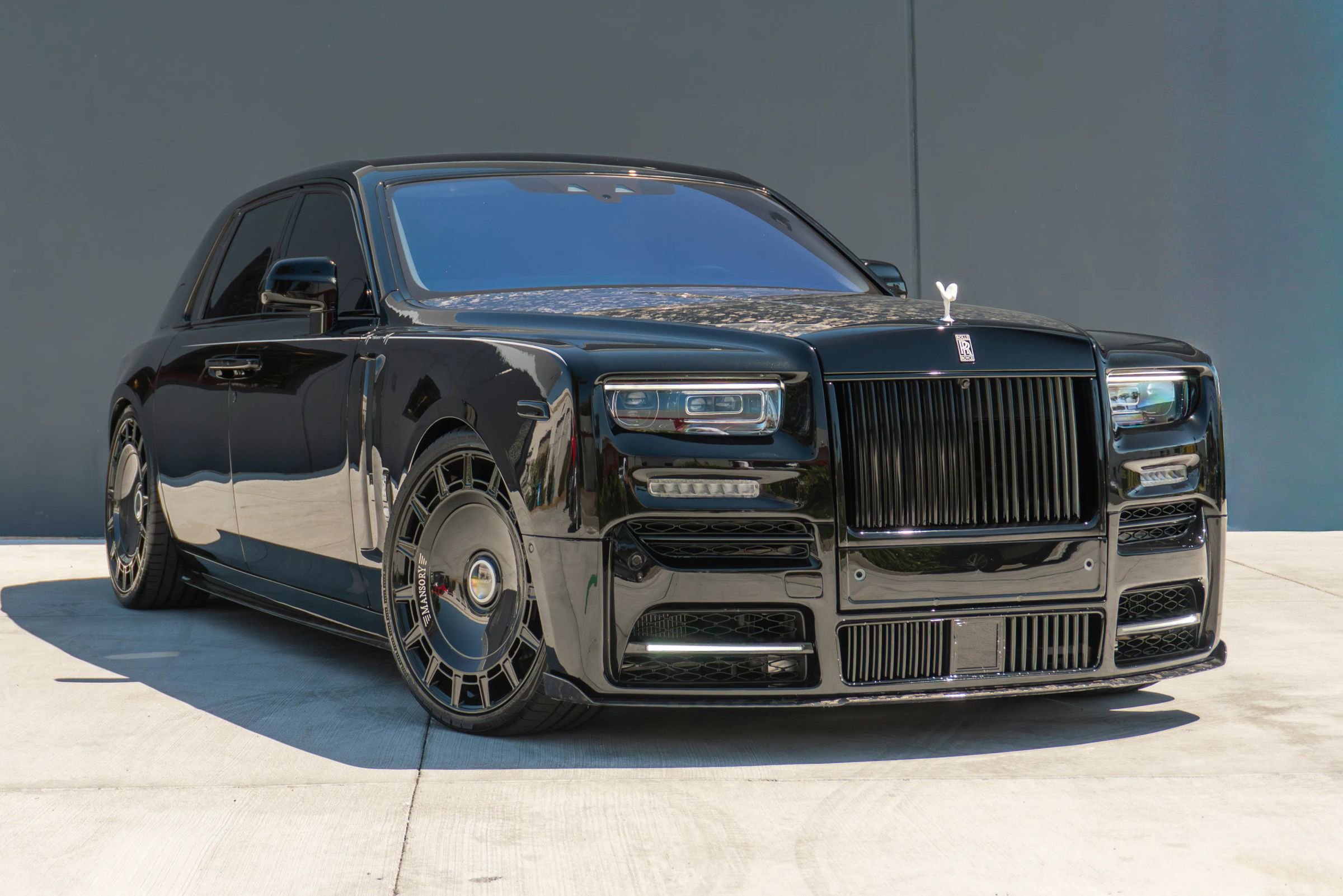 Used 2024 Rolls-Royce Phantom Sedan w/ The Phantom Package RWD image 5