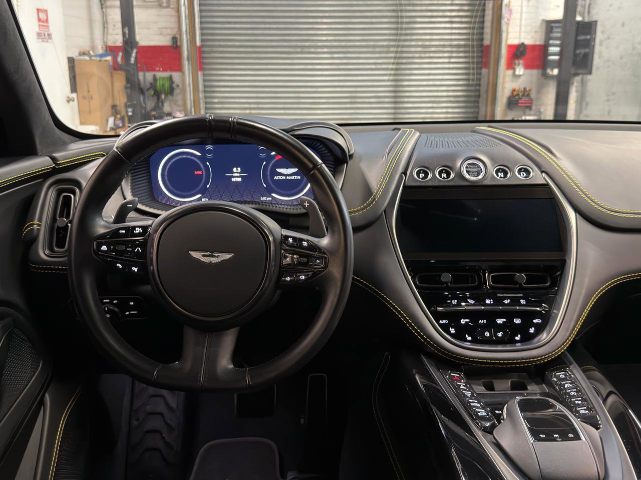 Used 2021 Aston Martin DBX image 14