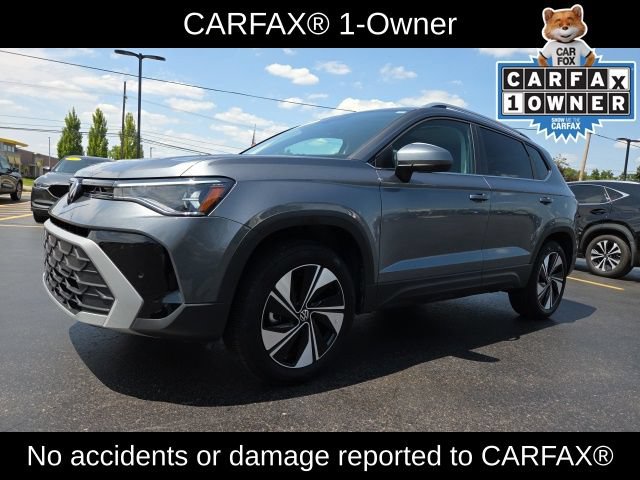 Used 2026 Volkswagen Taos SE w/ Panoramic Sunroof Package AWD/4WD image 3