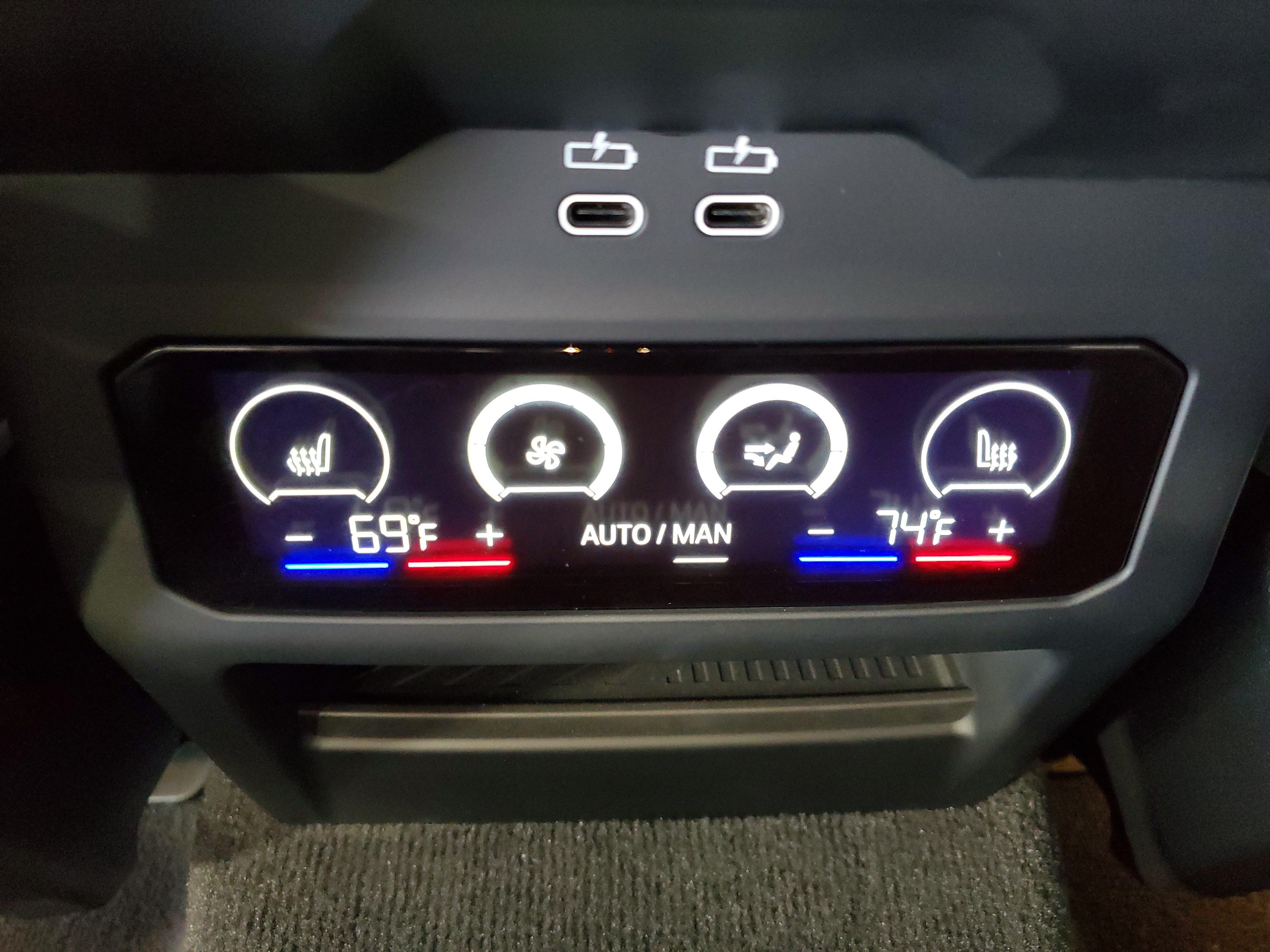 Used 2025 BMW M5 w/ Carbon Package AWD/4WD image 12