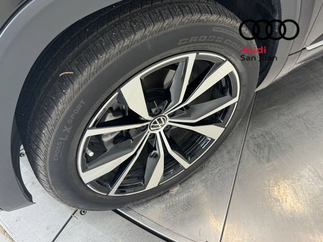 Used 2026 Volkswagen Atlas Cross Sport SEL Premium R-Line AWD/4WD image 5