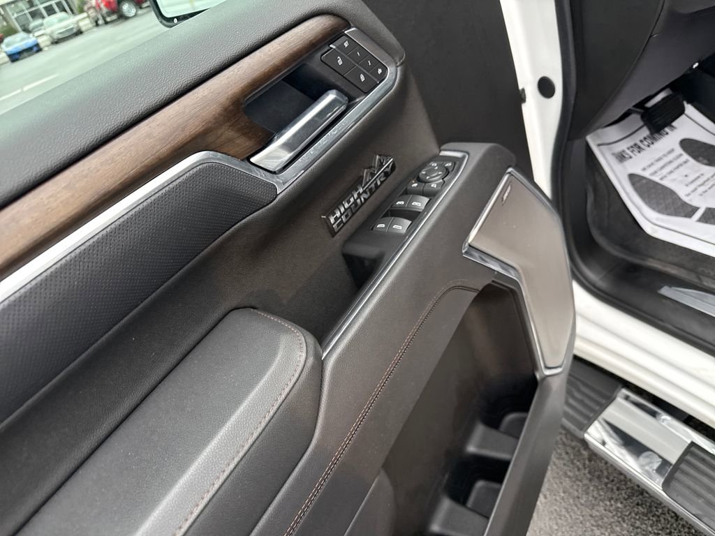 Used 2025 Chevrolet Silverado 1500 High Country w/ High Country Premium Package image 14
