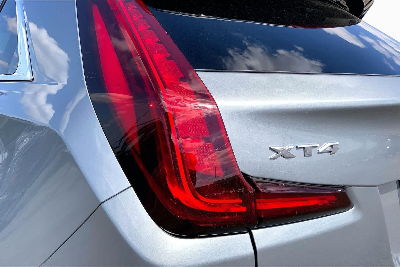 Used 2025 Cadillac XT4 Premium Luxury w/ Technology Package FWD image 28