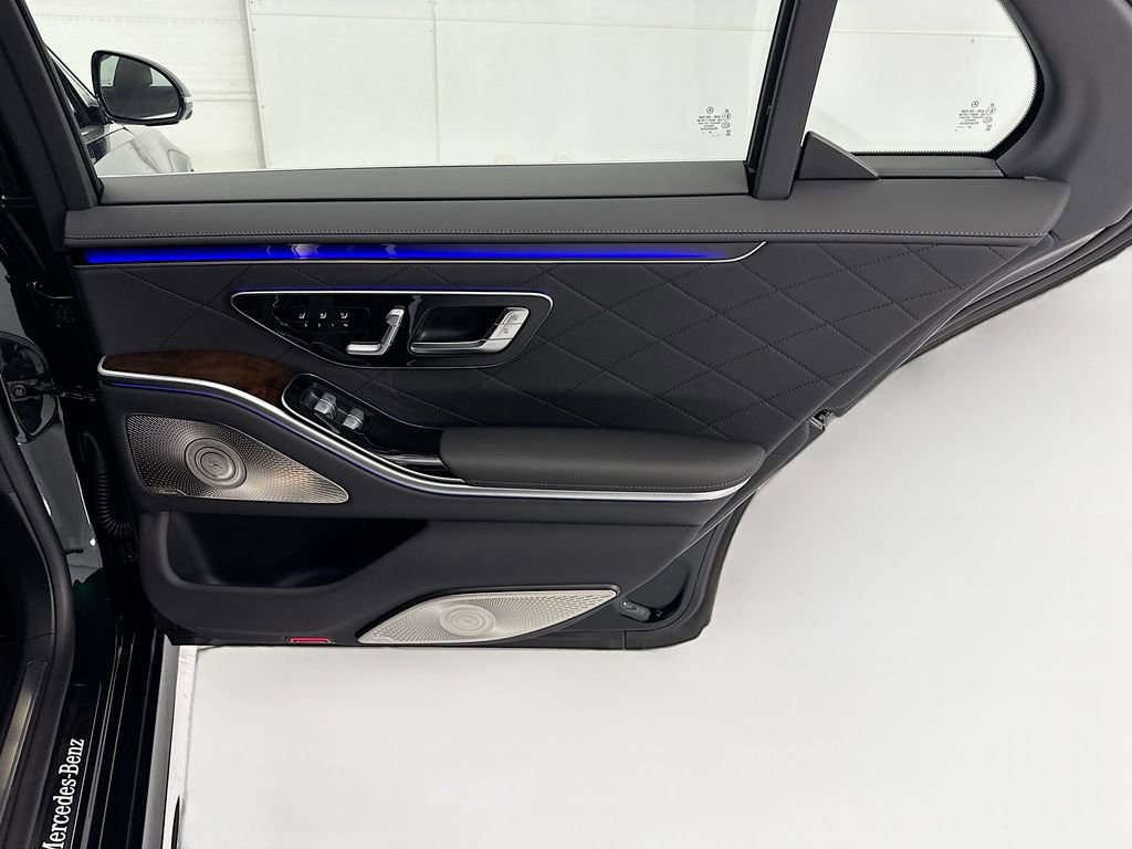 New 2026 Mercedes-Benz S 580e 4MATIC Sedan image 26