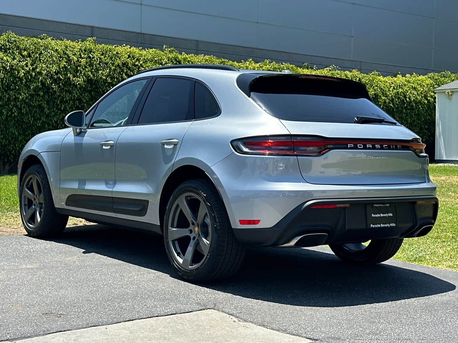 New 2026 Porsche Macan AWD/4WD image 3