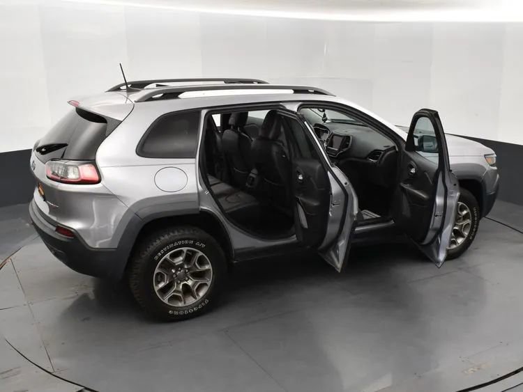 Used 2021 Jeep Cherokee Trailhawk w/ Premium Leather Package image 6
