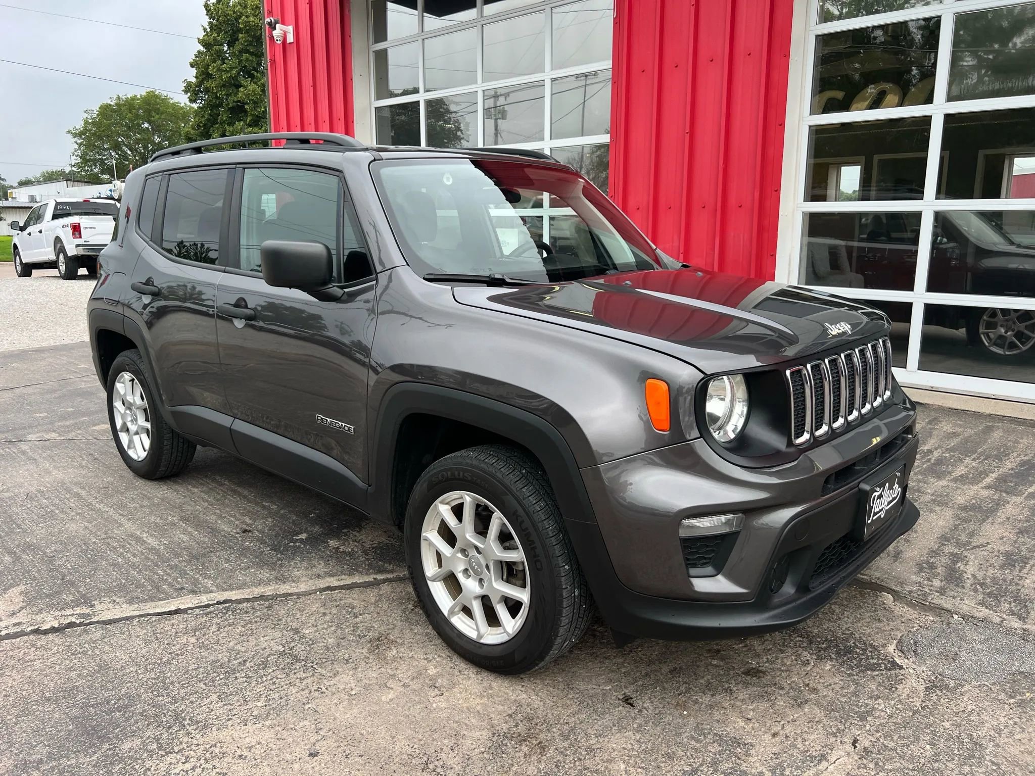 Used 2019 Jeep Renegade Sport w/ Sport Appearance Group image 2