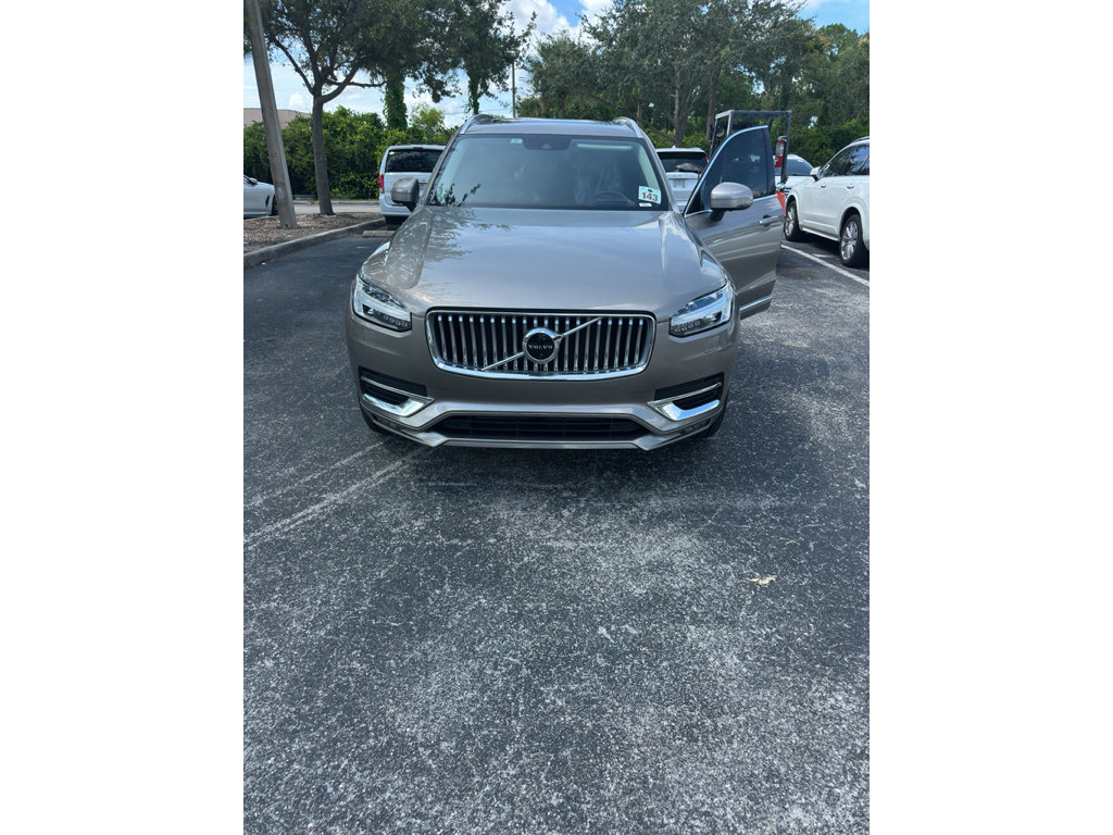 Used 2020 Volvo XC90 T6 Inscription w/ Protection Package Premier AWD/4WD image 3