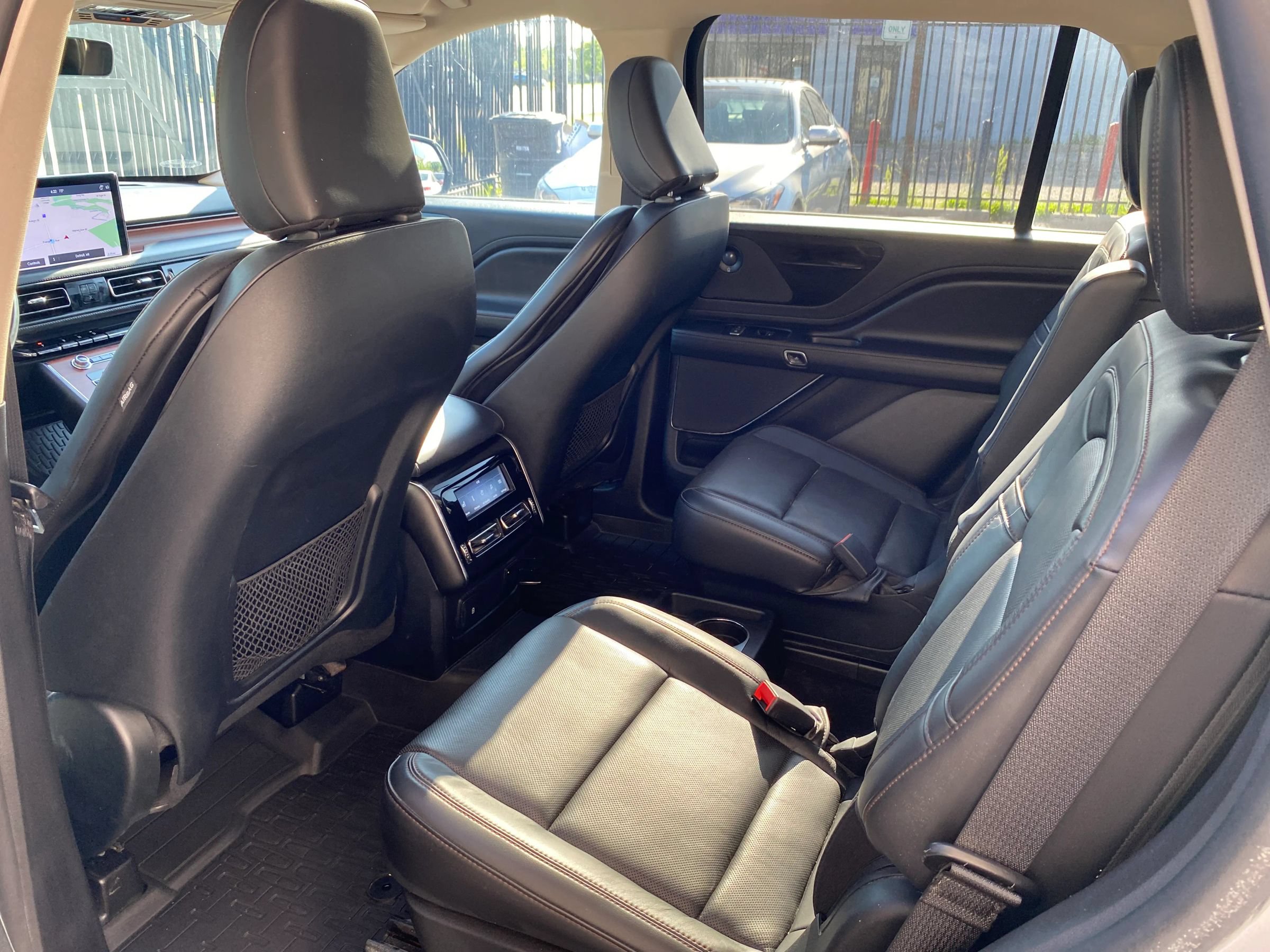 Used 2021 Lincoln Aviator Reserve w/ Elements Package Plus AWD/4WD image 9