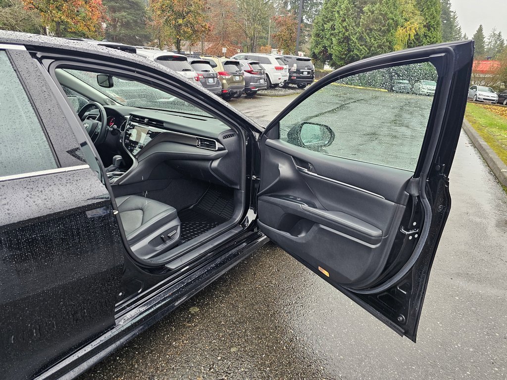 Used 2019 Toyota Camry XSE image 28