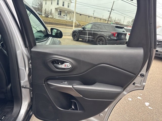 Used 2021 Jeep Cherokee Latitude Lux image 32