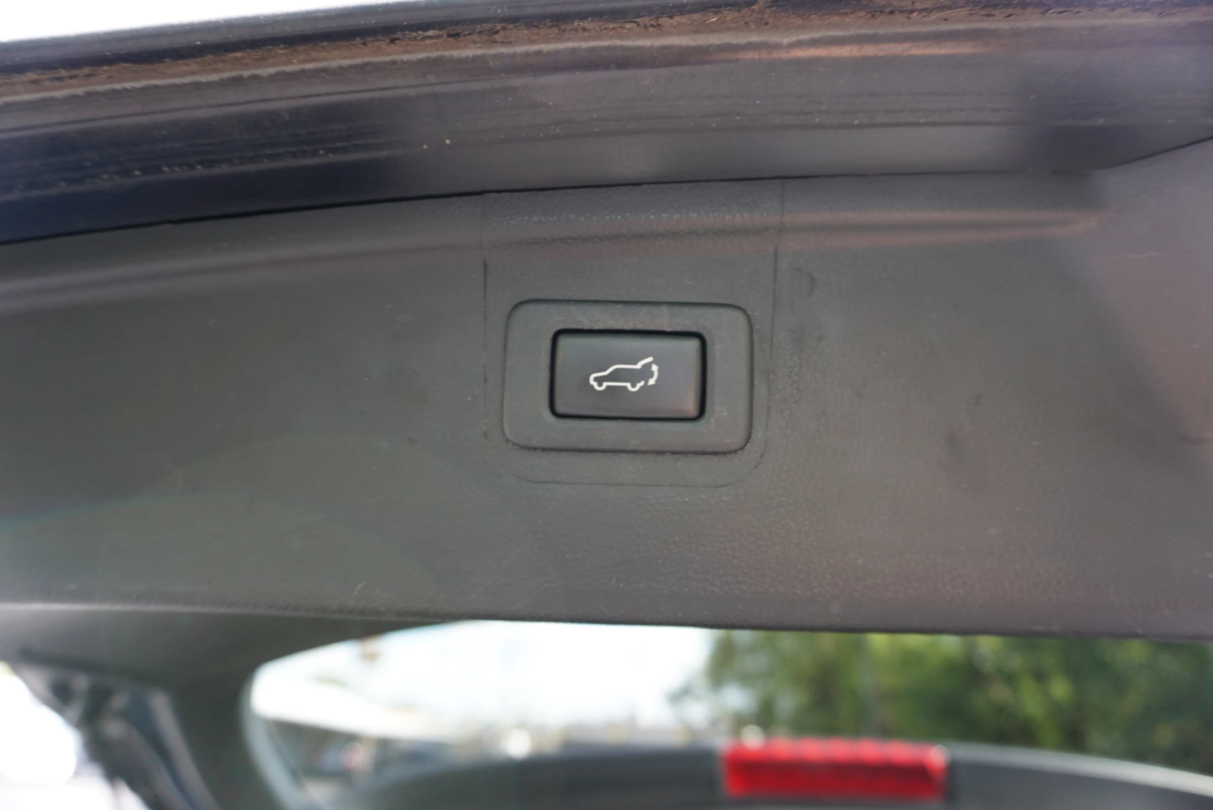 Used 2018 Subaru Outback 2.5i Limited AWD/4WD image 16