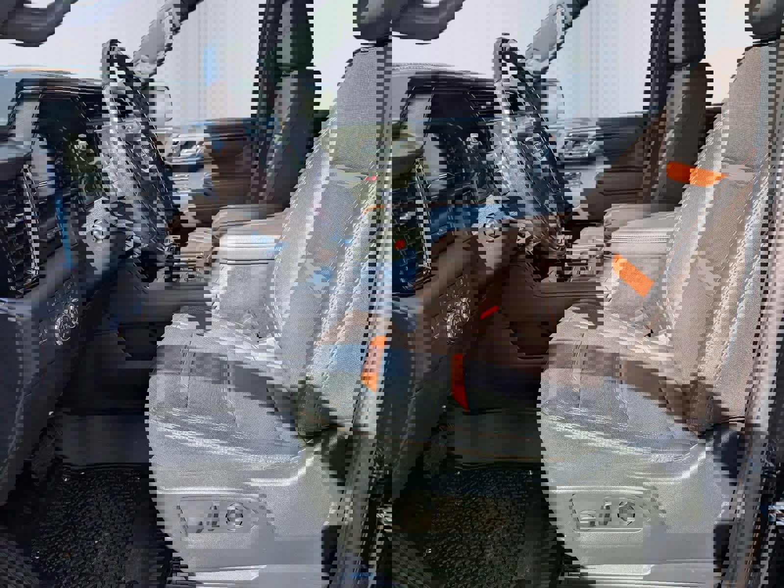 Certified 2023 GMC Sierra 1500 AT4 w/ AT4 Premium Package image 16