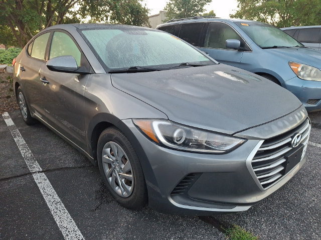 Used 2018 Hyundai Elantra SE FWD image 3