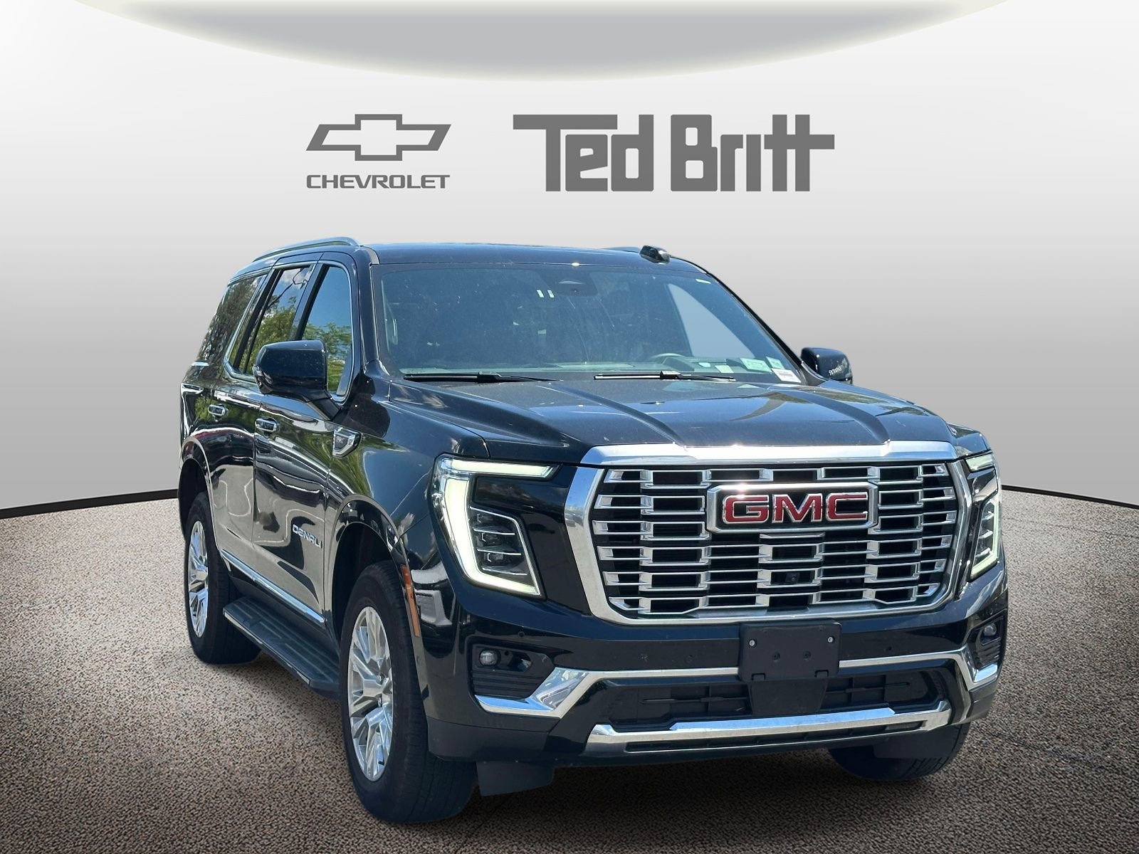Certified 2025 GMC Yukon Denali AWD/4WD image 3