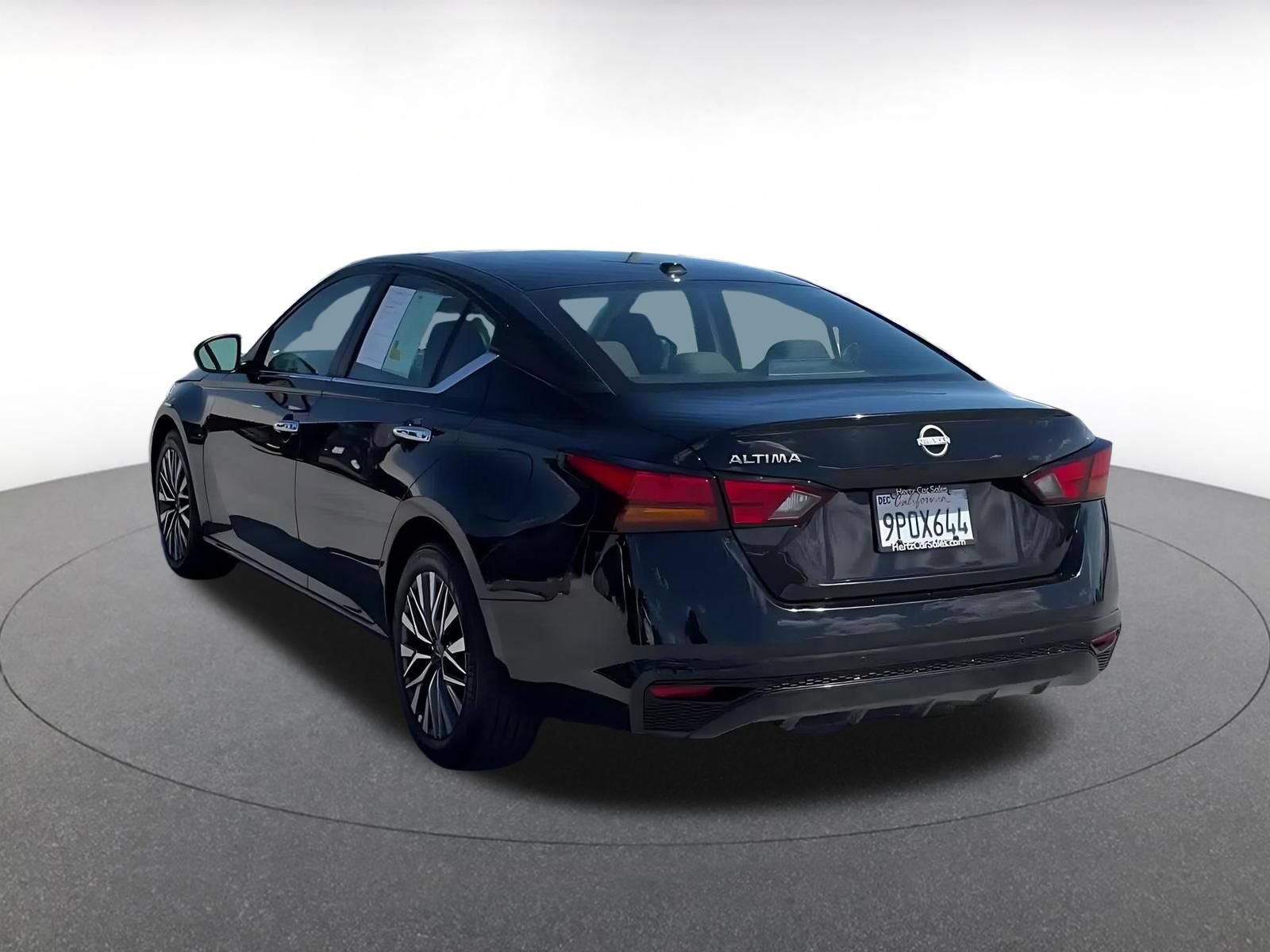 Used 2025 Nissan Altima 2.5 SV FWD image 10