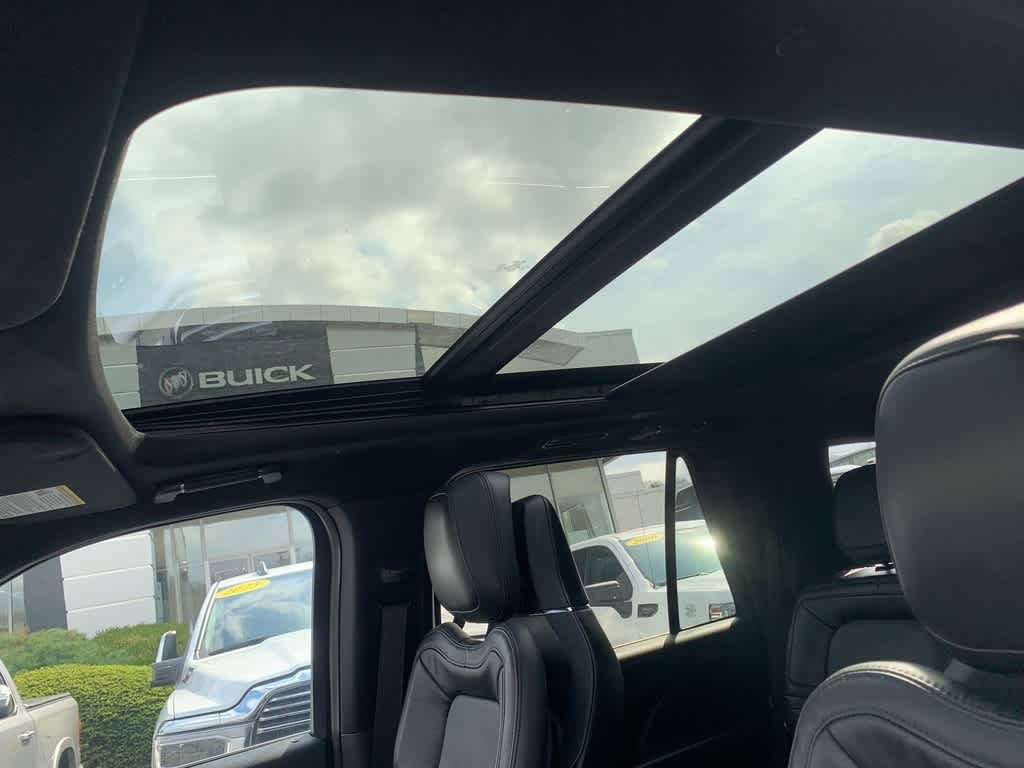 Used 2022 Lincoln Navigator Reserve AWD/4WD image 14