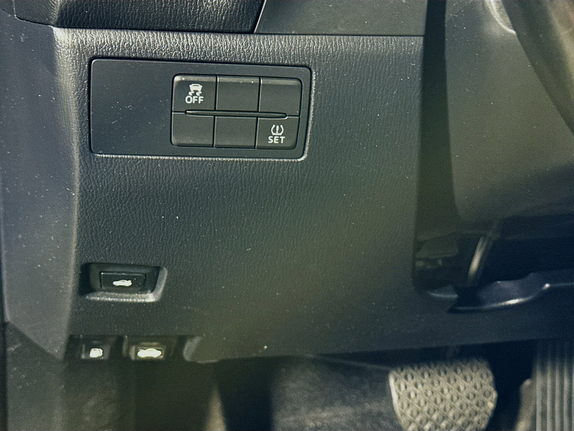 Used 2018 MAZDA MAZDA3 Touring FWD image 10