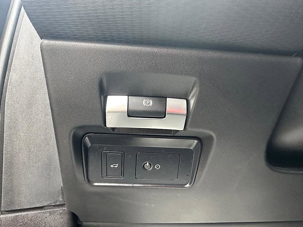 Used 2020 Land Rover Range Rover Evoque S image 18