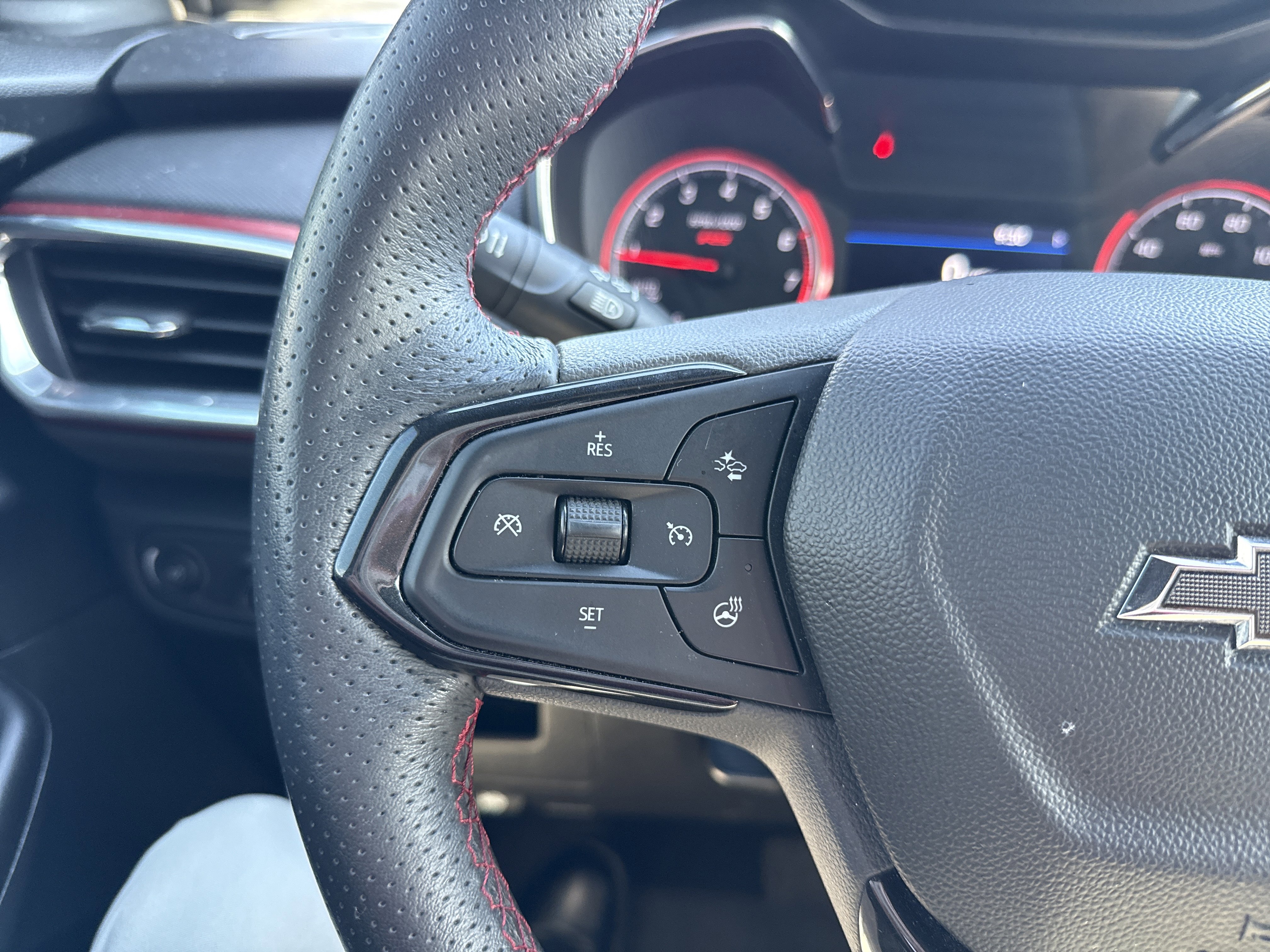 Used 2022 Chevrolet TrailBlazer RS w/ Sun and Liftgate Package image 16