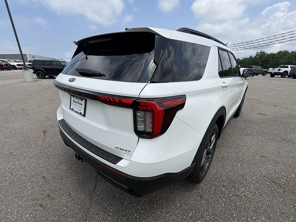 New 2026 Ford Explorer ST-Line w/ ST-Line Street Pack AWD/4WD image 5